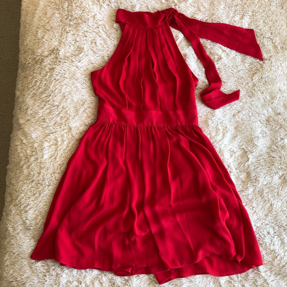 Express party dress in red!